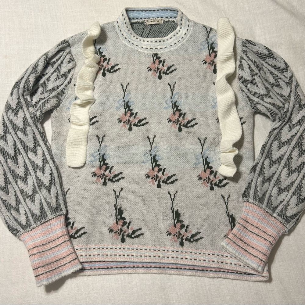 Avara Sunday Up Floral Knit Sweater size small